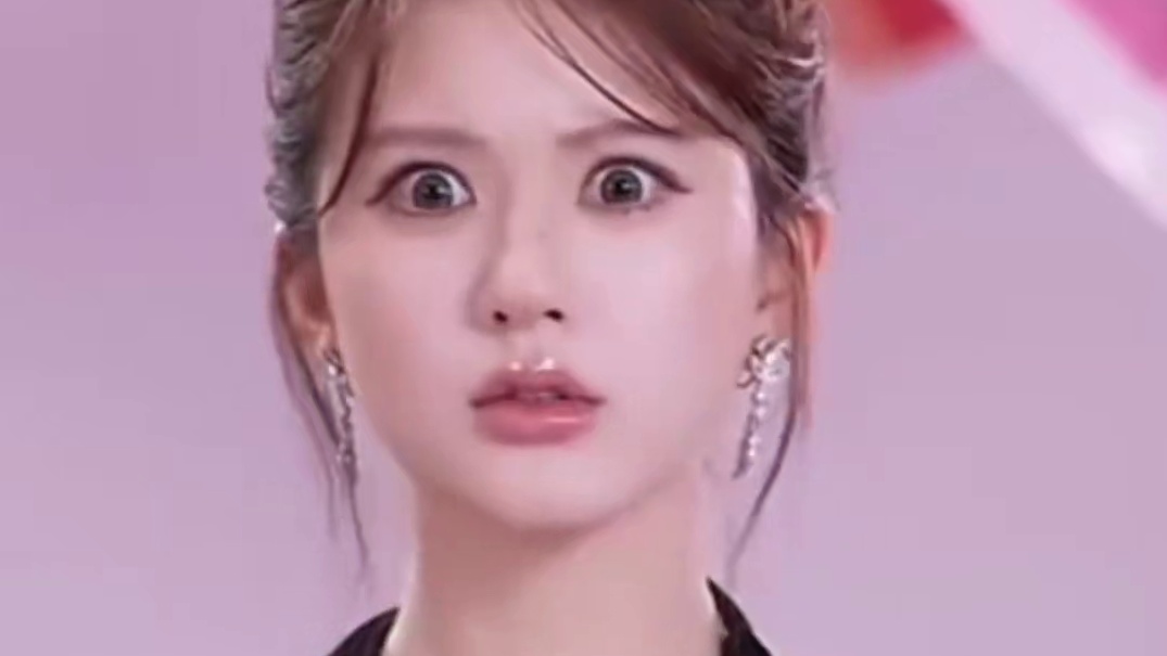 笑发财了，赵露思怎么有一种淡淡的幽默感#赵露思 #小小的勇气 #傅铂涵 #赵露思小小的勇气