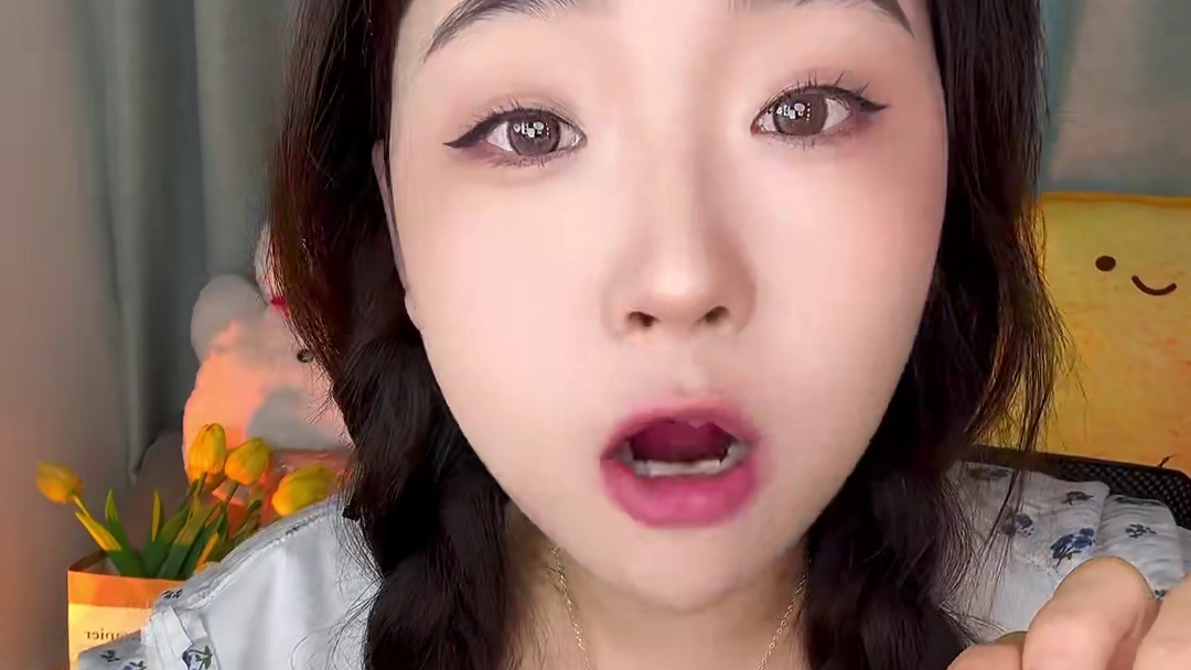 咸蛋黄味的好吃！好厚的内馅！外皮酥到掉渣！#口感非常好 #老式糕点 #黄庄月饼 #黄庄月饼蛋黄味