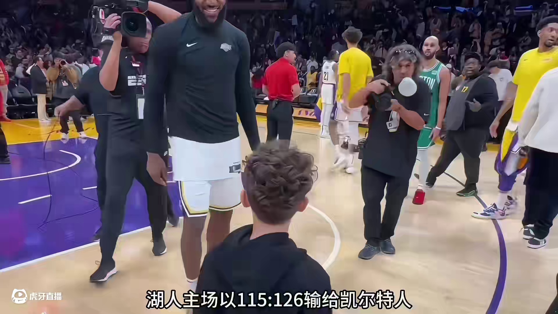 詹姆斯赛后主动为输球揽责并表达了对教练的失望