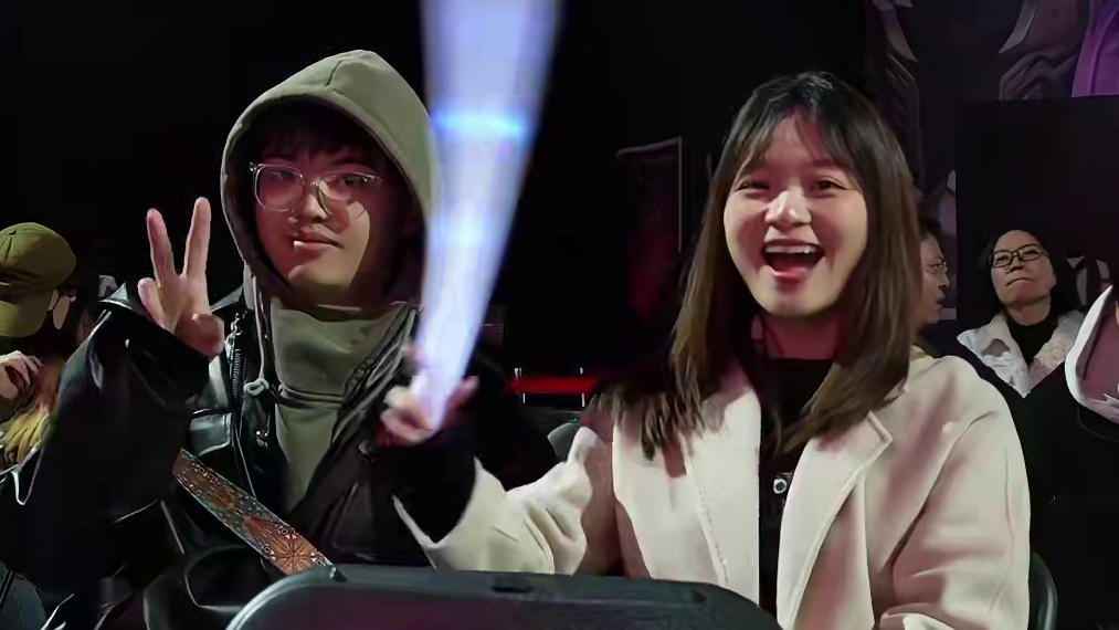 决胜巅峰职业邀请赛Stage 2   线下粉丝应援火热全场  #决胜巅峰有自己的大小王 #决胜巅峰全