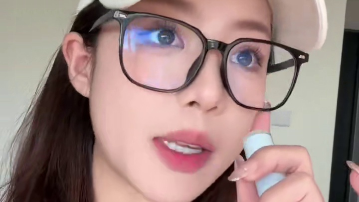 救命！随手抓的唇釉好看到让心情都变好了！ #分享爱用物 #唇釉 #水雾唇釉 #intoyou水雾唇釉