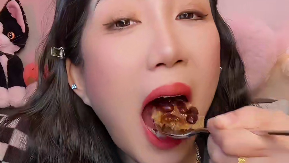 糯叽叽脑袋的爱 软糯香甜！这款真没有达到齁甜的程度 刚好适中！配料表干净 很软糯！ #西安甑糕 #甑