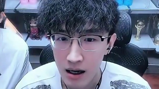 我花欢乐豆都不敢这么花 #逆水寒黄金服 #我浮夸真的要强 #浮夸666