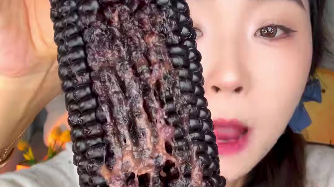 到手十根黑糯玉米，满满花青素！而且可以试吃2根！！上锅蒸20分钟就可以了哦！！#黑糯玉米 #玉米甜糯
