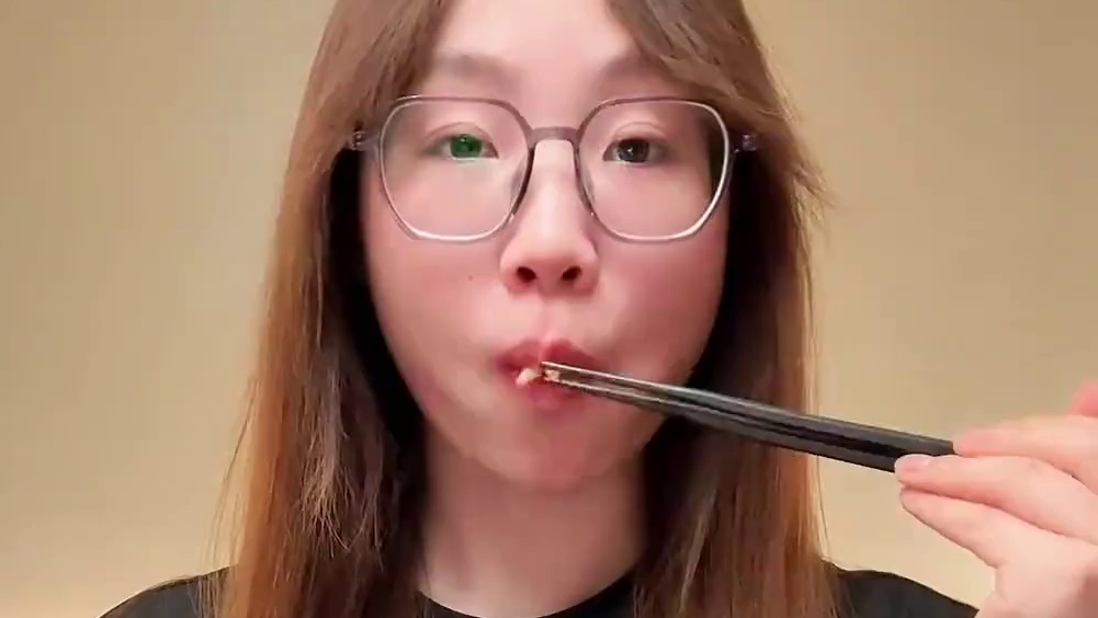 158/120斤女生生活化减脂挑战瘦到110一天吃什么 暂停减肥！在长沙吃吃喝喝的一天（打错字啦，是