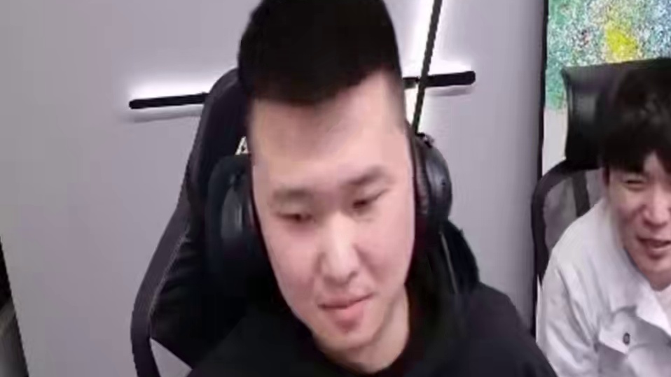 Dou会打狙？我破防了！ #CFPLS25 #2025CFPL #年鹏 #穿越火线