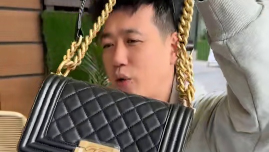 所以说不用了干嘛还要留着呢？ #上海 #二奢老金 #老金随拍 #vlog