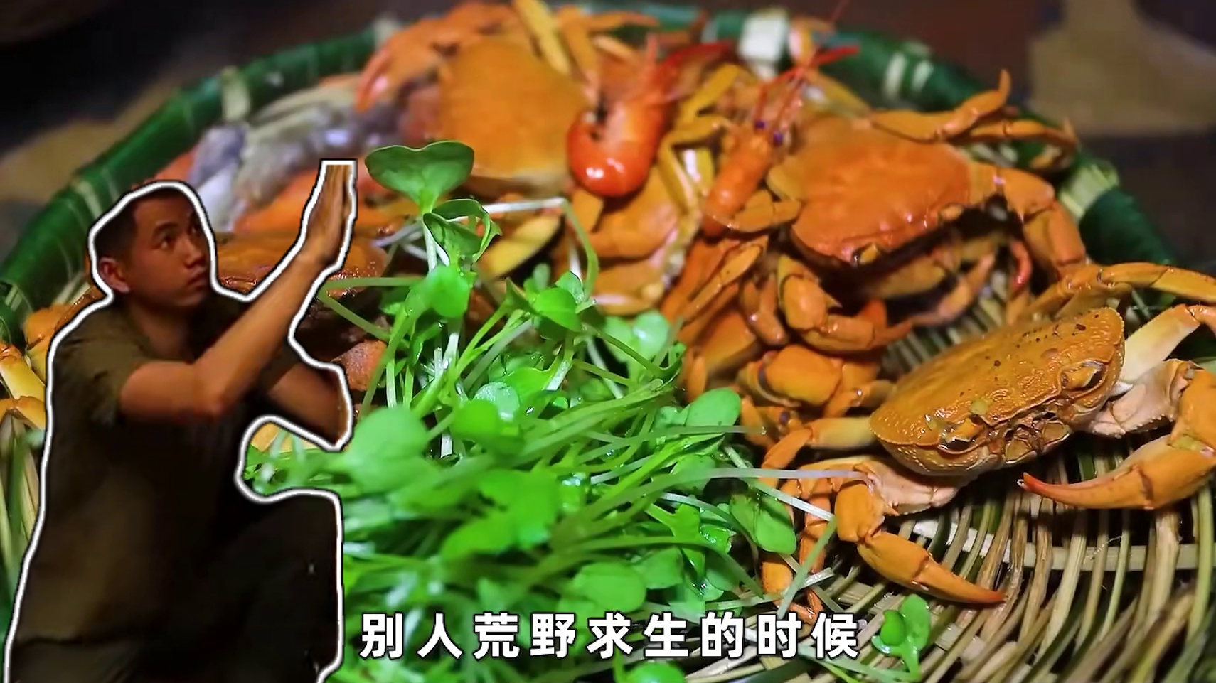 这样一个依靠万吨岩石搭建的庇护所，绝对是野外最坚固完美的家#荒野建造 #野外生存 #原始技术 #户外