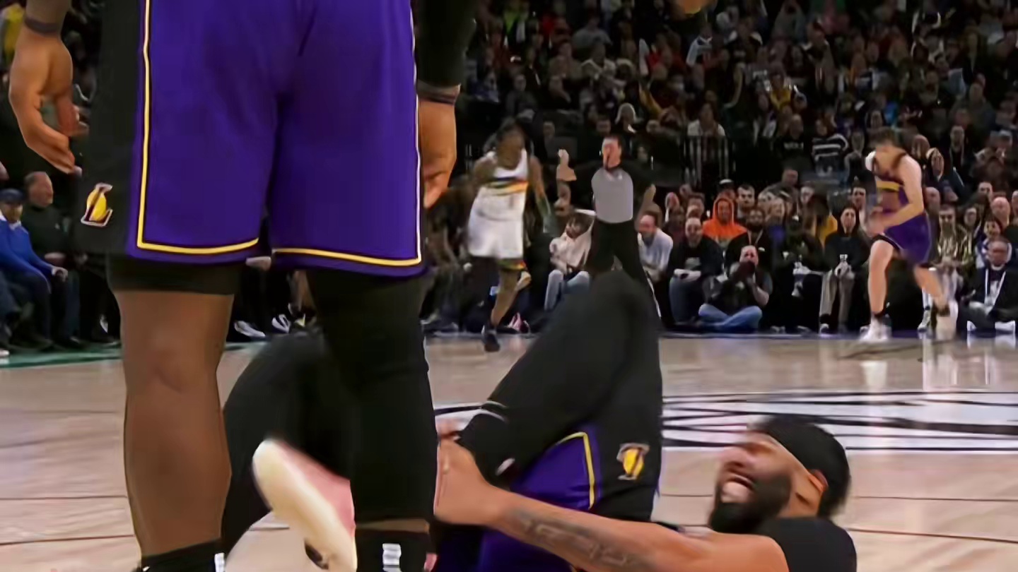 湖人拿下森林狼上升至西部第七，请把赞美声送给带着伤病出战的戴维C跟范德彪，狠狠惩罚森林狼内线，打成狼崽