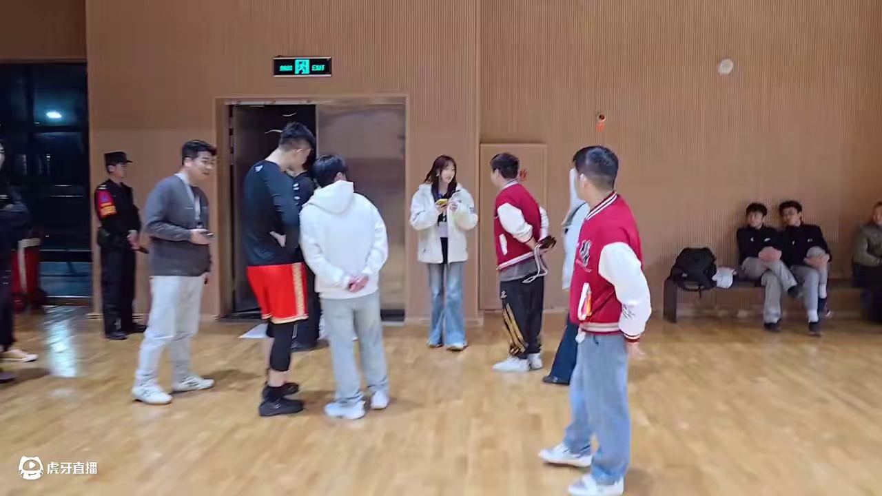 【集梦会长】会长球馆直招女球员，开播就能当“一姐”？