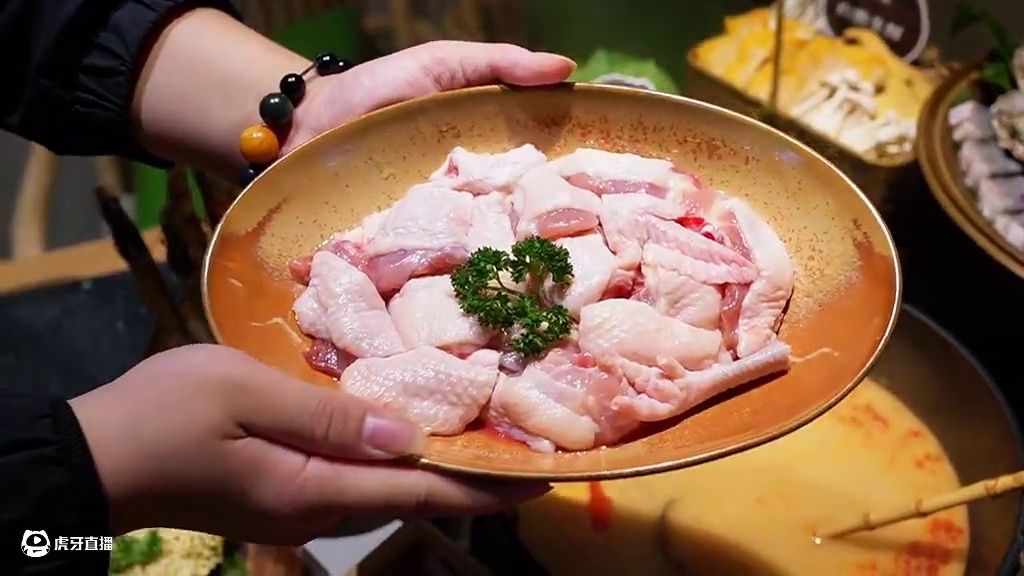 山海蟹庐 大山与海味的碰撞，海南糟粕醋火锅山海蟹庐！值得你来尝一尝
#万物皆可种草搜 #糟粕醋火锅#