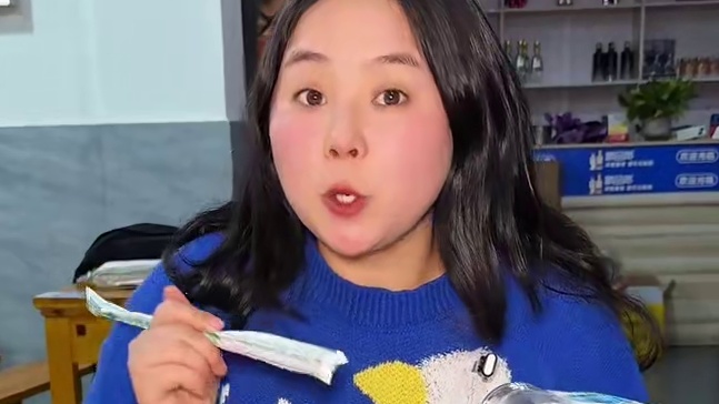 眉山像这样去虾头去虾线的品质龙虾店真的太巴适了。#同城美食 #美食