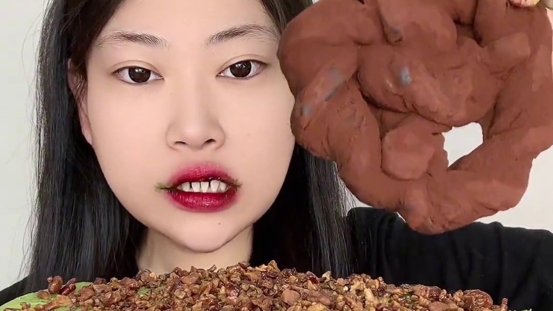 #抹茶千层 #谷物元塑 碱水结 有三种口味 抹茶开心果巧克力 口感柔软有嚼劲 不干硬 解馋又饱腹#抖