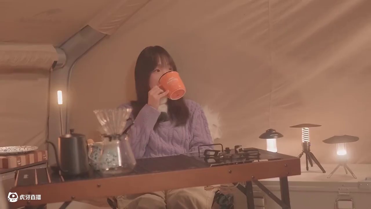 【无限露营】小姐姐沉浸式暴雨露营 #露营 #雨天露营 #沉浸式体验