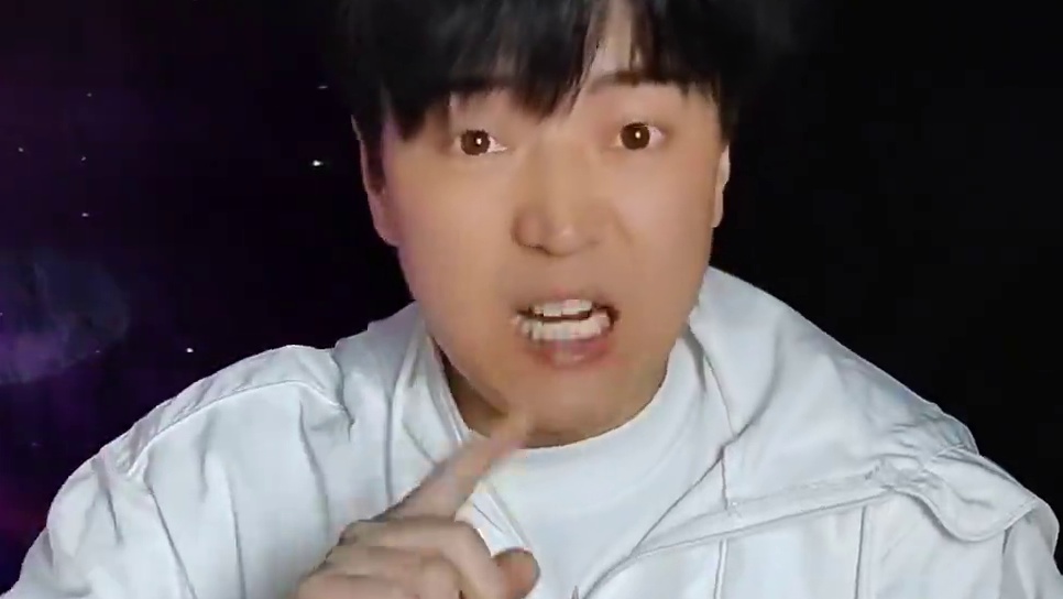 神奇的蜡烛居然怎么也吹不灭？这是真的吗？