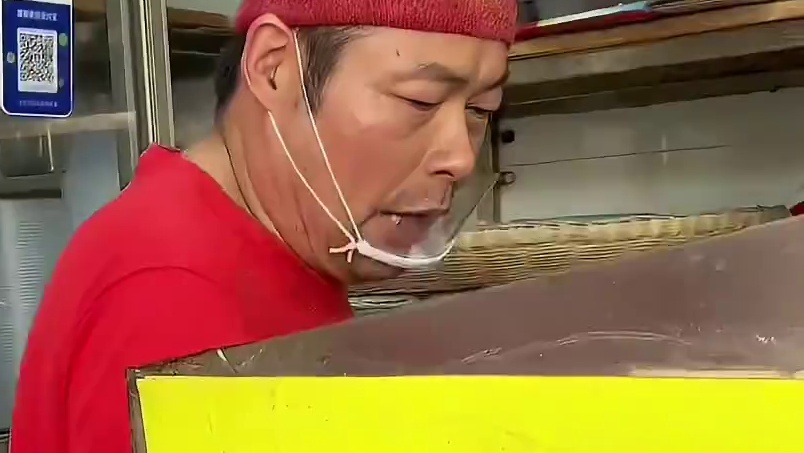 花26吃一碗魔都有腔调的砂锅馄饨！！感觉老板虽然有腔调！但不多！