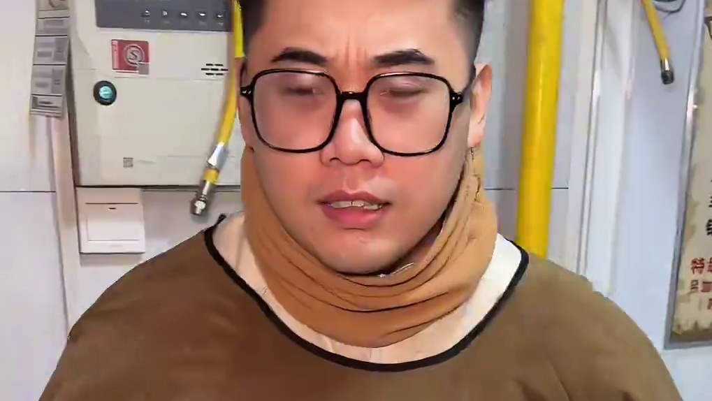 挑战用一百块钱吃羊双肠？！