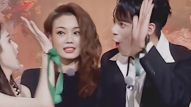 已经能想到他俩一起能有多吵了~