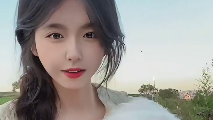 成吉思汗你快看啊！你的草原之鹰都夹成小黄鹂了！