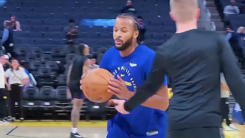 季前赛保持全胜，氛围很好打得也很流畅