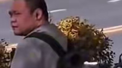 上海街头现“超前”一幕，网友：创意满满，不愧是魔都。