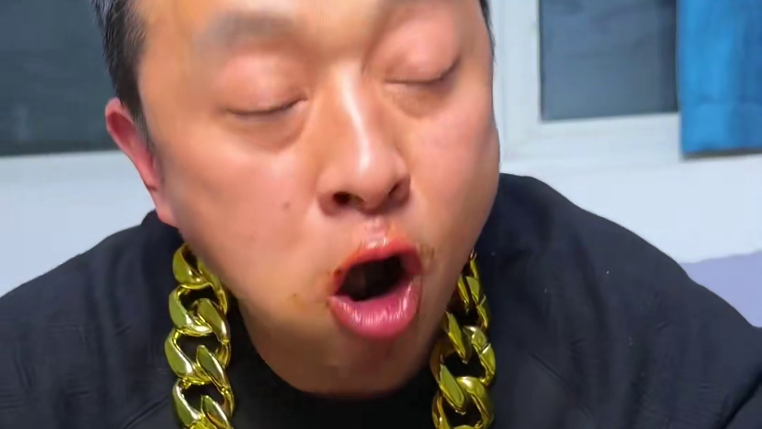 今天秒一个蹄膀，巴适得很#真材实料才能做出好味道 #大口吃肉 #妈呀太香了 #食材