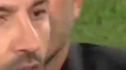 忍不了了！穆帅赛后上前一把抓住对手教练鼻子！#足球