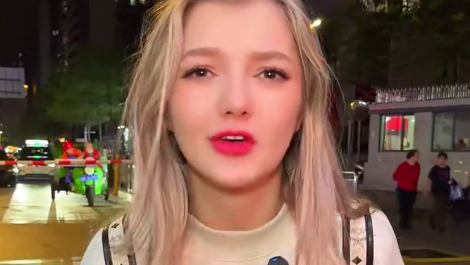 藏在深圳巷子里面脆皮烧鸡，闻到味就打飞机来了#闻锅气认城市血脉 #吃喝玩乐尖子生 #脆皮烧鸡 #烧鸡