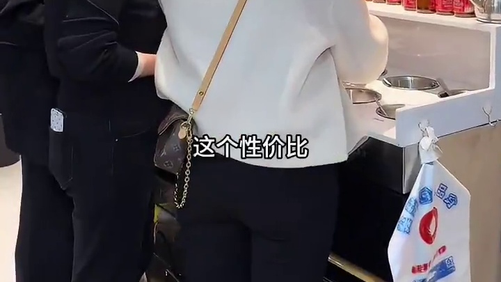 在民和路吃顿重庆火锅只要68！！还锅底油碟都包了，资格的重庆火锅，赶紧安排 #眉山 #重庆火锅 #好