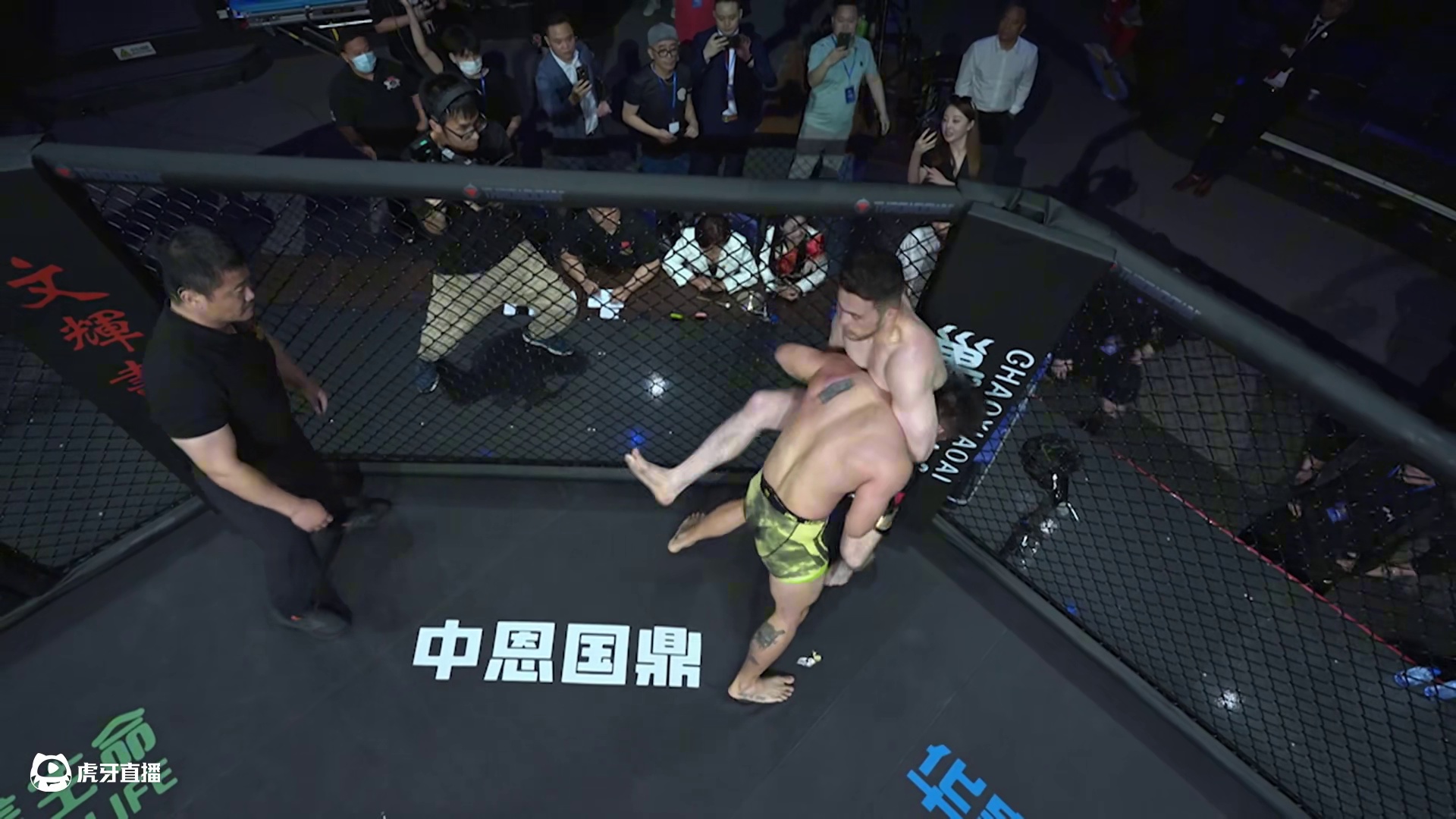 乌兹别克斯坦顶尖选手对阵中国新星