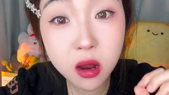 魔芋干比魔芋爽有嚼劲一点哦！麻酱风味的真的香到我了！！！！#哎呀妈呀太香了 #魔芋干 #特产香辣魔芋