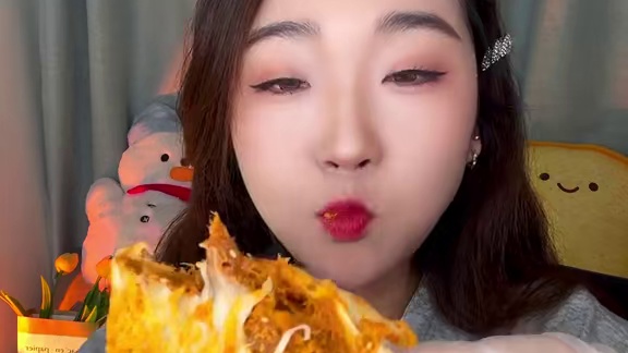 今天是圆咕隆咚的小甜品～～#哎呀妈呀太香了 #虎皮奶酪球 #一只澜新品 #甜品治愈一切