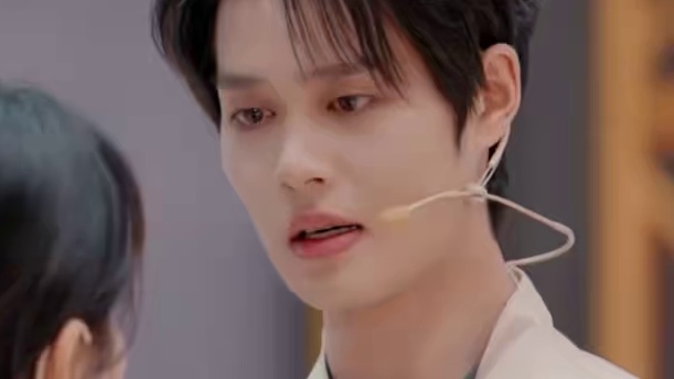 看刘涛柯淳演姐弟恋，捏着下巴抬头铺面而来纯正的姐狗味～lem #无限超越班 #刘涛抬柯淳下巴姐狗味