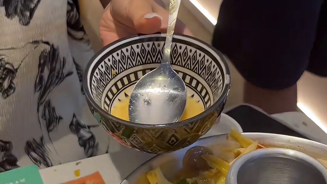 冬阴功汤很有特色 比较重口辣味突出很上头 空间不大 环境比较出片