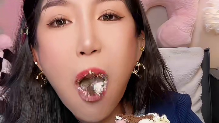 #谁懂这一口的好吃程度 #这一口甜品好city啊 #一口下去超满足