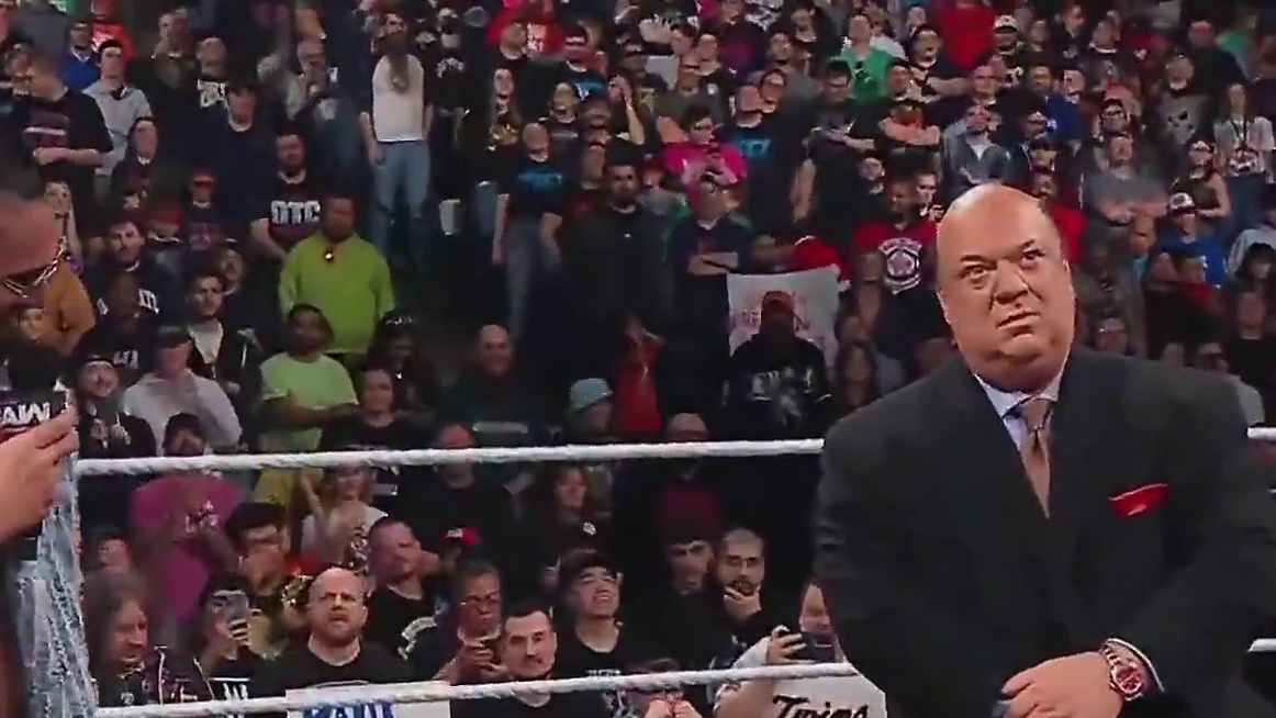 WWE 4月8日，保罗海曼遭遇挑拨，朋克救场被爆头脚击中 #cm朋克 #保罗海曼 #wwe