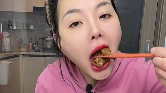 在k   播播播#深夜放毒系列之让你饿的睡不着