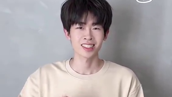 #广州TTG 有点上火 #跺脚变装挑战 #反差 #2025kpl春季赛 #广州TTG风箫