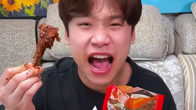 一口下去爆辣过瘾的鸭小腿你吃过吗，，里面加了印度魔鬼椒，是真的辣呀#好吃到停不下来 #妈呀太香了 #