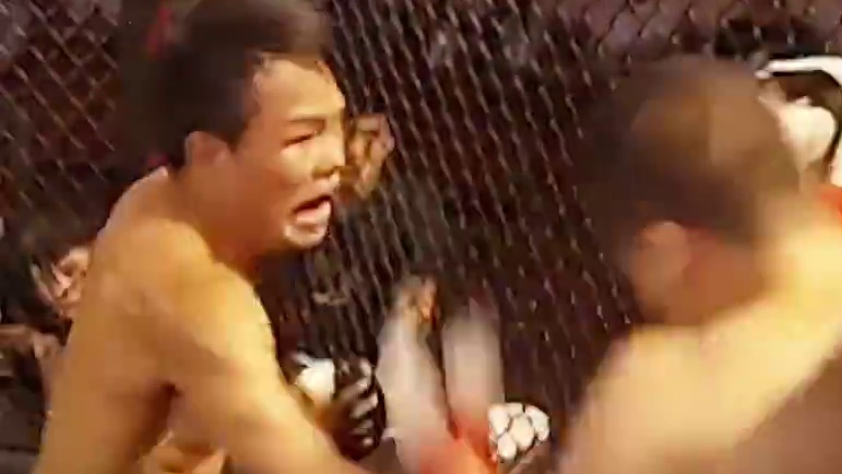 龙三格斗环球拳王巡回赛 邓晋军VS朱勃文