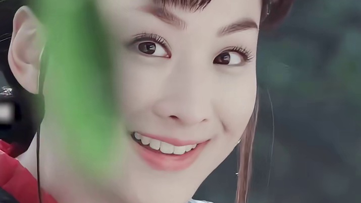 她敢爱敢恨真诚坦荡，但我永远爱她缓慢向上的勇气