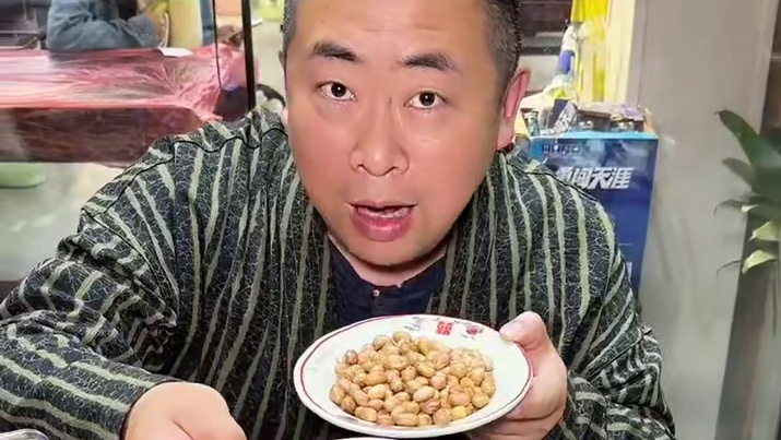 杨家湾的烟火气，有烧烤，有炒菜，就在江湖情烧烤大排档#武汉美食 #吃下这一口烟火气 #杨家湾美食 #