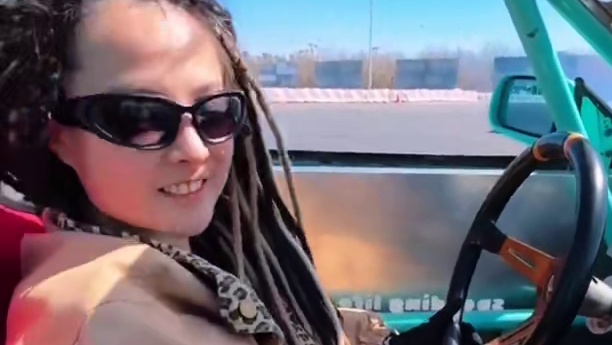 刚学漂移，为什么我推荐你选择小场地 #飘移教学 #后驱车的魅力 #赛车手#赛道漂移 #速度与激情