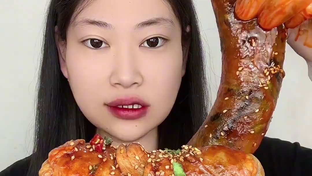 皮蛋鸡皮卷 #刘齿香让肠 加赠2根 到手5根 有多种口味 一根半斤重 粉足料足 嘎嘎香 #让肠蔬菜肠