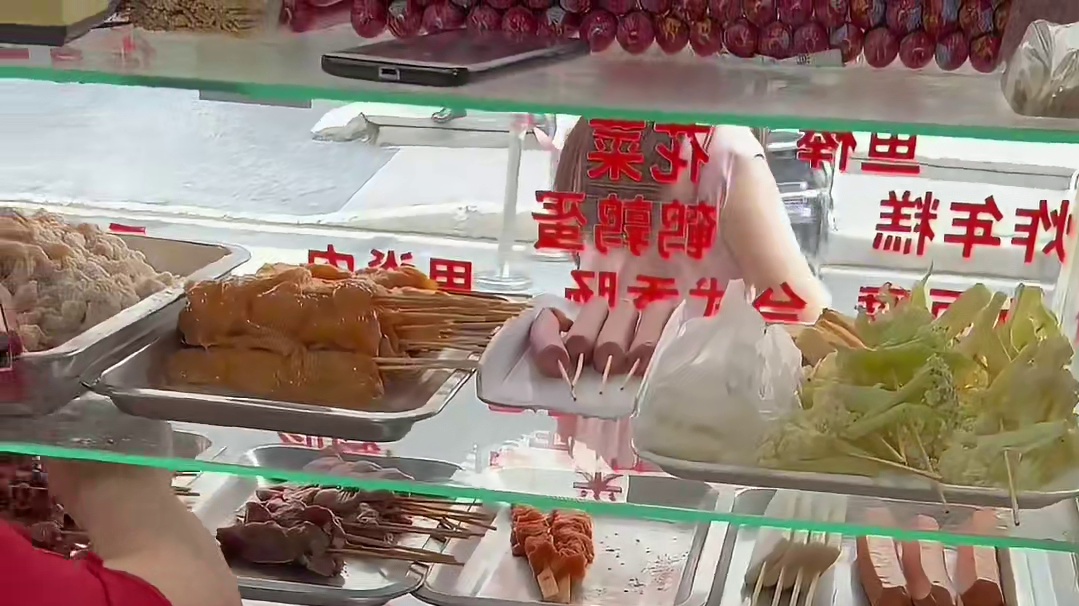 20块钱超大份的香酥鸡！！本座宣布！这是本座遇到三界中蕞热情的女娘！！