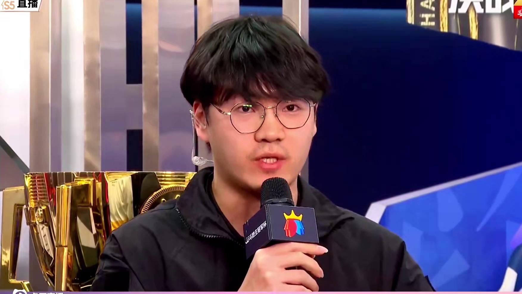 天津兄弟连作弊？是动作暗号还是高科技狠活？斗地主的罕见场面