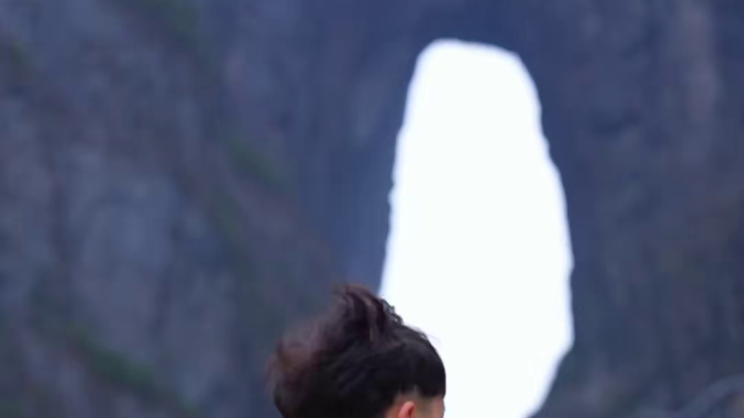 五岁拿到赛车执照，六岁挑战天门山99弯盘山路，国服最强幼崽！#6岁赛车手挑战天门山99道弯 #张家界