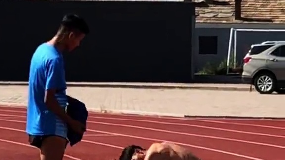 “所有人都不相信你 但你要相信你自己”
#大学 #跑步 #周尚嵘