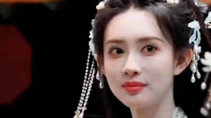 给我孟姐当逗号使了SQ~ #孟子义 #王鸥 #大侦探拾光季 #何炅 #大侦探你就宠孟子义吧