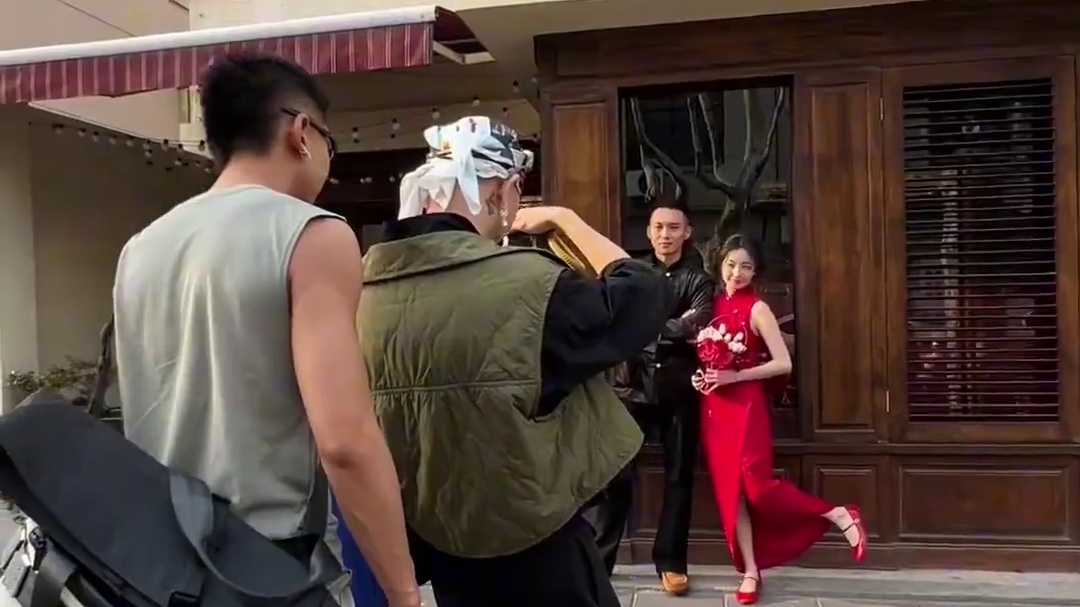 随机婚纱上海站！不愧是魔都人均摄影师！ #拍照 #随机 #婚纱照 #上海